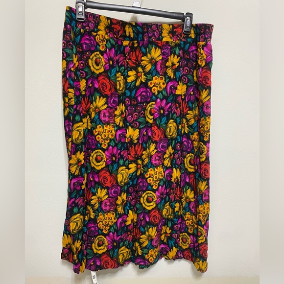 Maggie McNaughton floral print skirt size 22W - Picture 3 of 9
